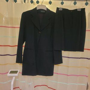 WOMEN SUIT-HARVE BERNARD BY BENARD HOLTZMAN